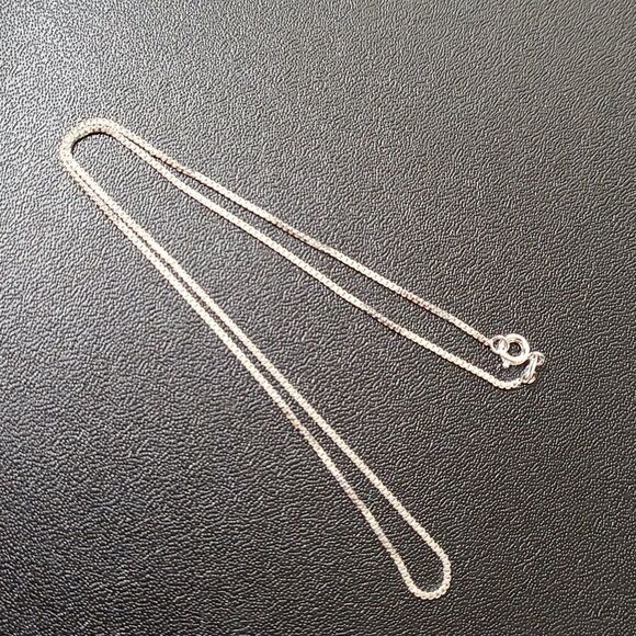 New Sterling silver 925 1mm chain 7.5". Durable for any type of pendant. - Picture 3 of 4
